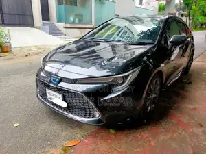 টয়োটা করোলা ২০২০ কালো