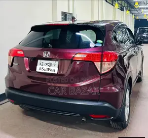 Honda Vezel 1.5 2WD 2014 Maroon