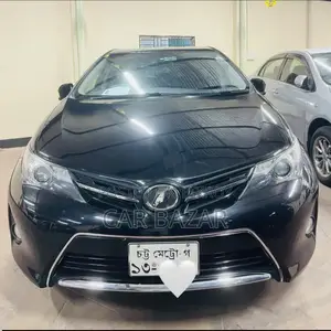 টয়োটা অউরিস ২০১৩ কালো