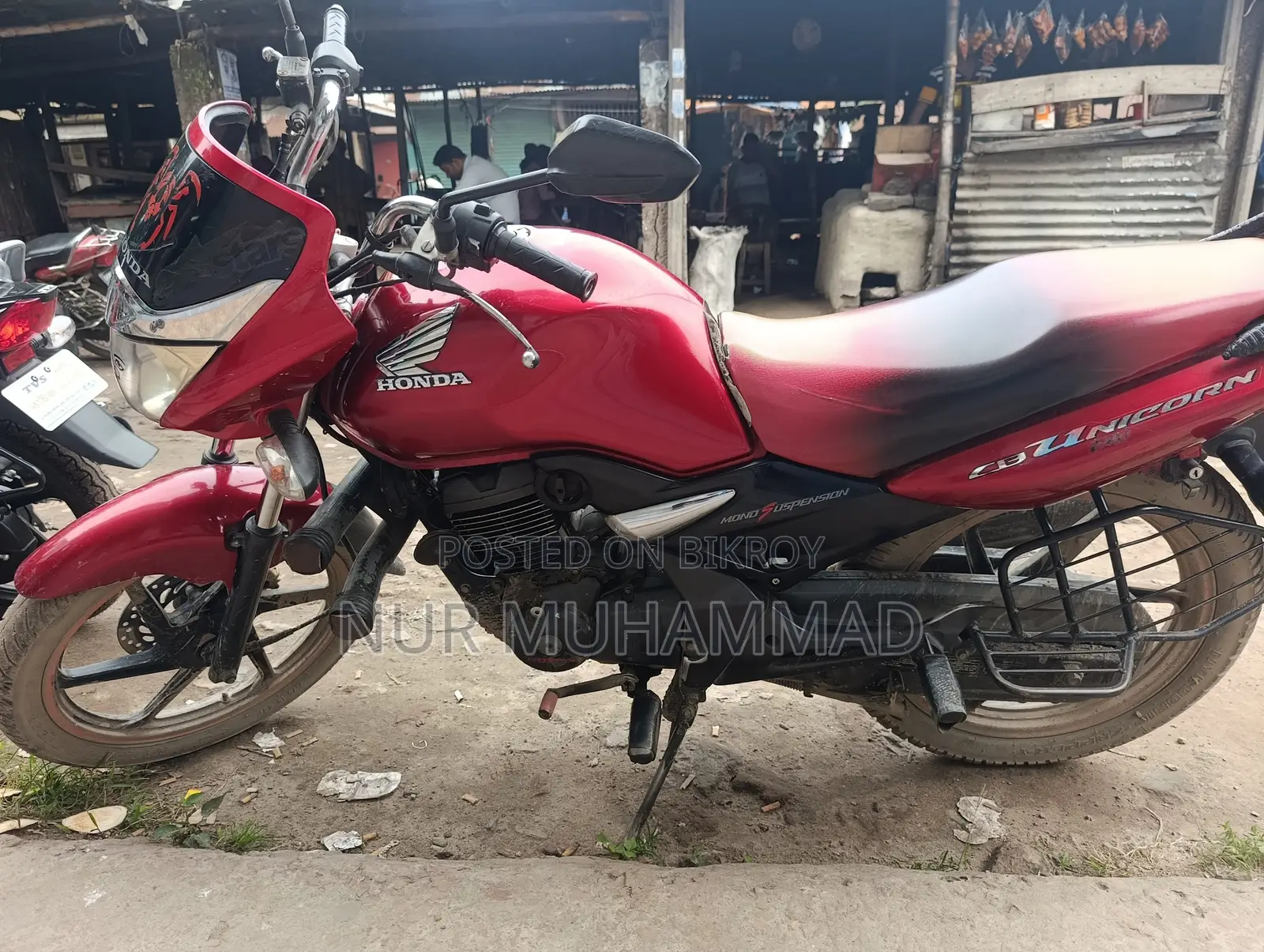 Honda CB 2011 Red