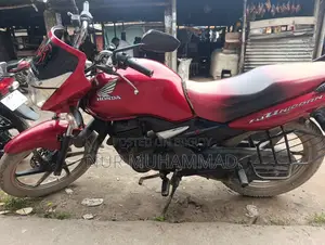 Honda CB 2011 Red