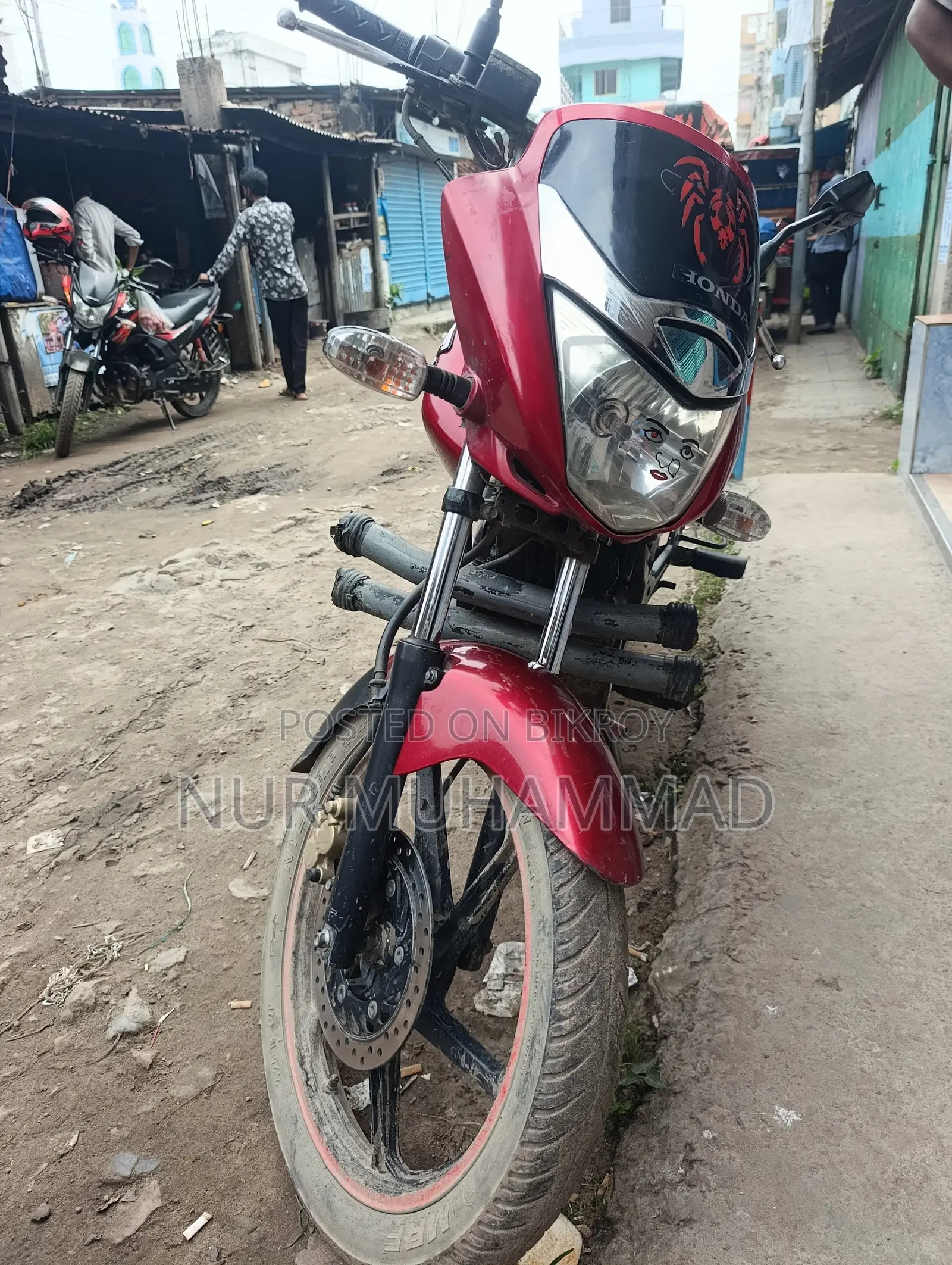 Honda CB 2011 Red