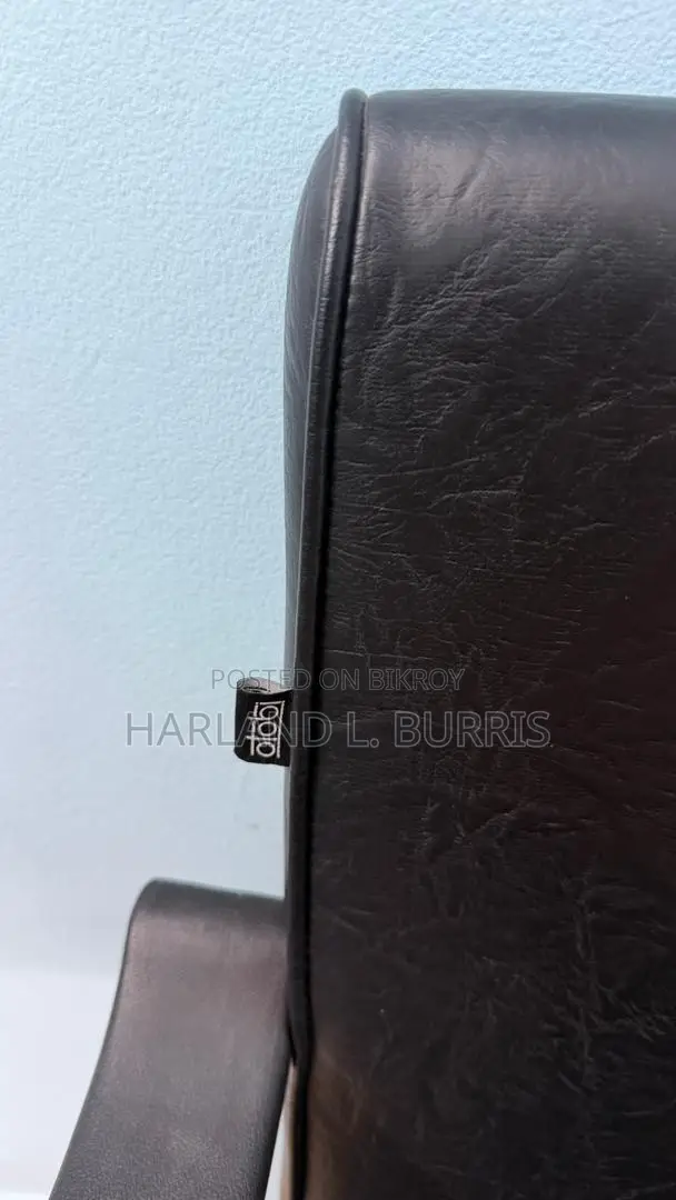 অফিস বস টেবিল চেয়ার এবং ফার্নিচার