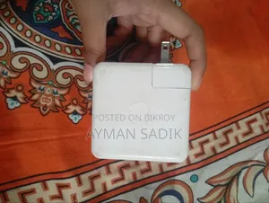 Original Apple 61W Charger
