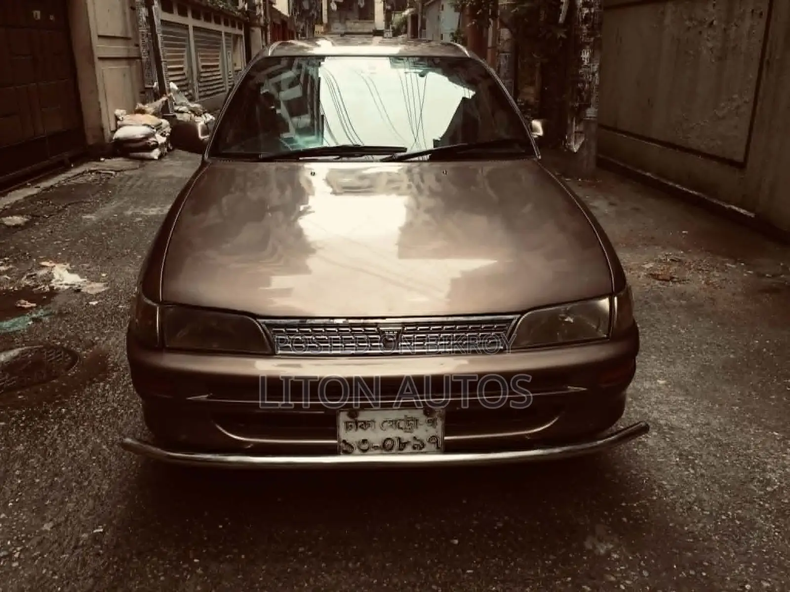 Toyota Corolla 2.0 Sedan 1993 Gold