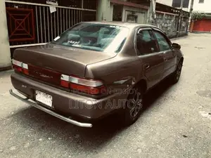 Toyota Corolla 2.0 Sedan 1993 Gold