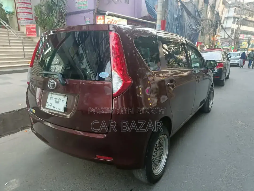 Toyota Passo Sette 1.5 FWD 2009 Maroon