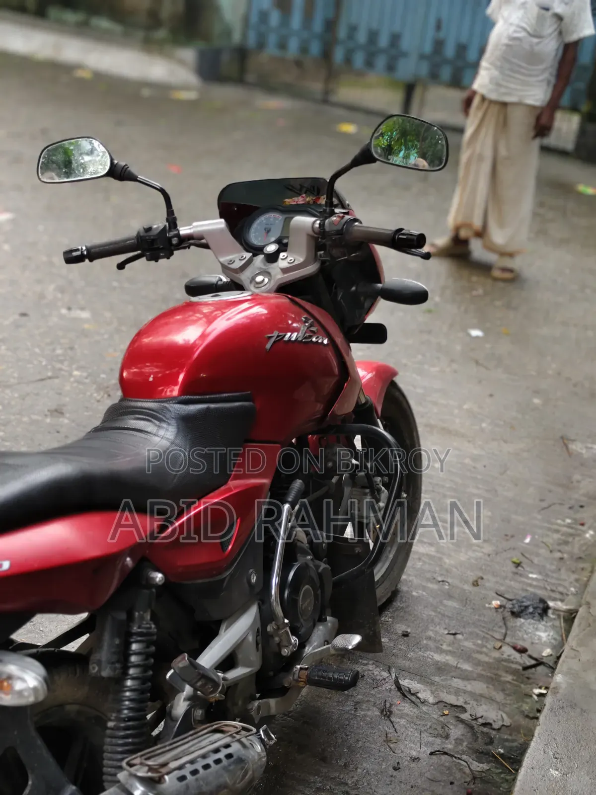 বাজাজ পালসার ১৫০ ২০১১ রেড