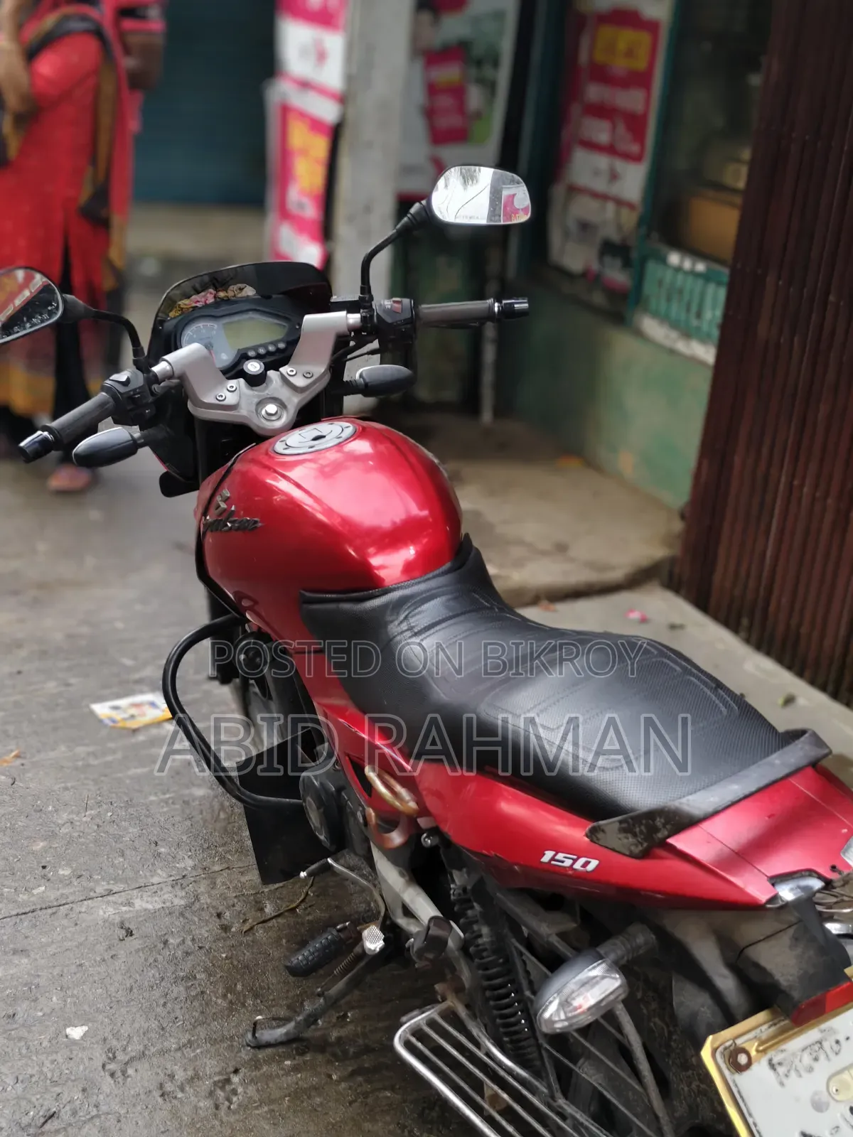 বাজাজ পালসার ১৫০ ২০১১ রেড