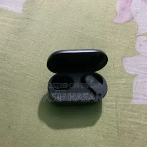 Oneplus Nord Buds Box and Right Side Bud