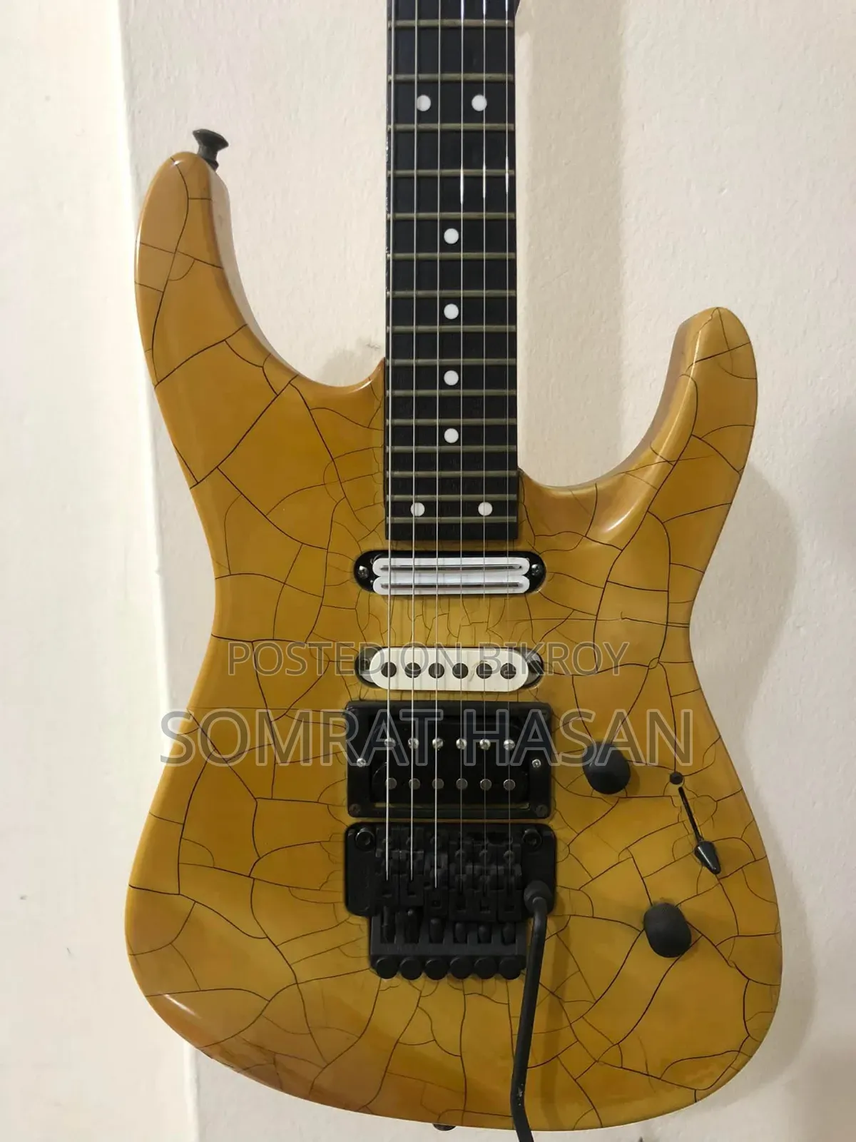 Charvel Desert Yellow Crakle Made In Japan