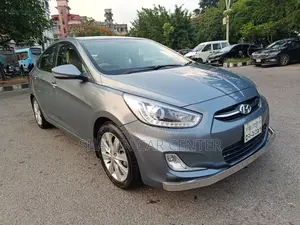 Hyundai Accent SE Hatchback 2017 Blue