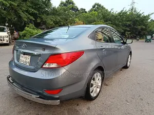 Hyundai Accent SE Hatchback 2017 Blue
