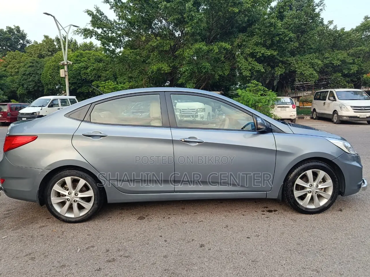 Hyundai Accent SE Hatchback 2017 Blue