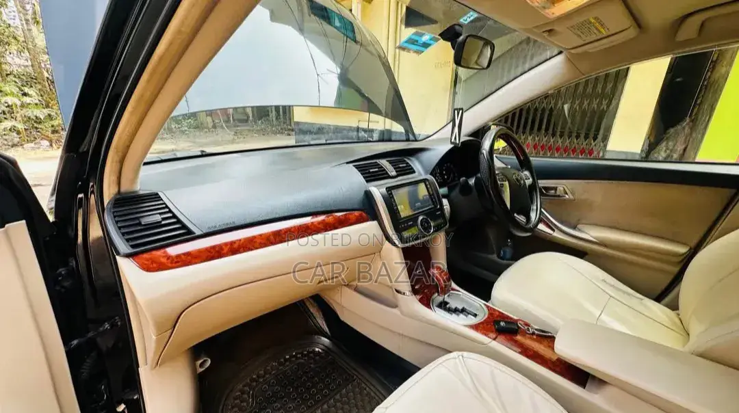 টয়োটা অ্যালিয়ন ২০১৫ কালো