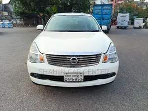 Nissan Bluebird 2012 Pearl