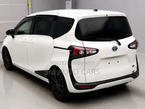 Toyota Sienta 1.5 Hybrid FWD 2021 Pearl