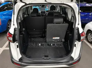 Toyota Sienta 1.5 Hybrid FWD 2021 Pearl