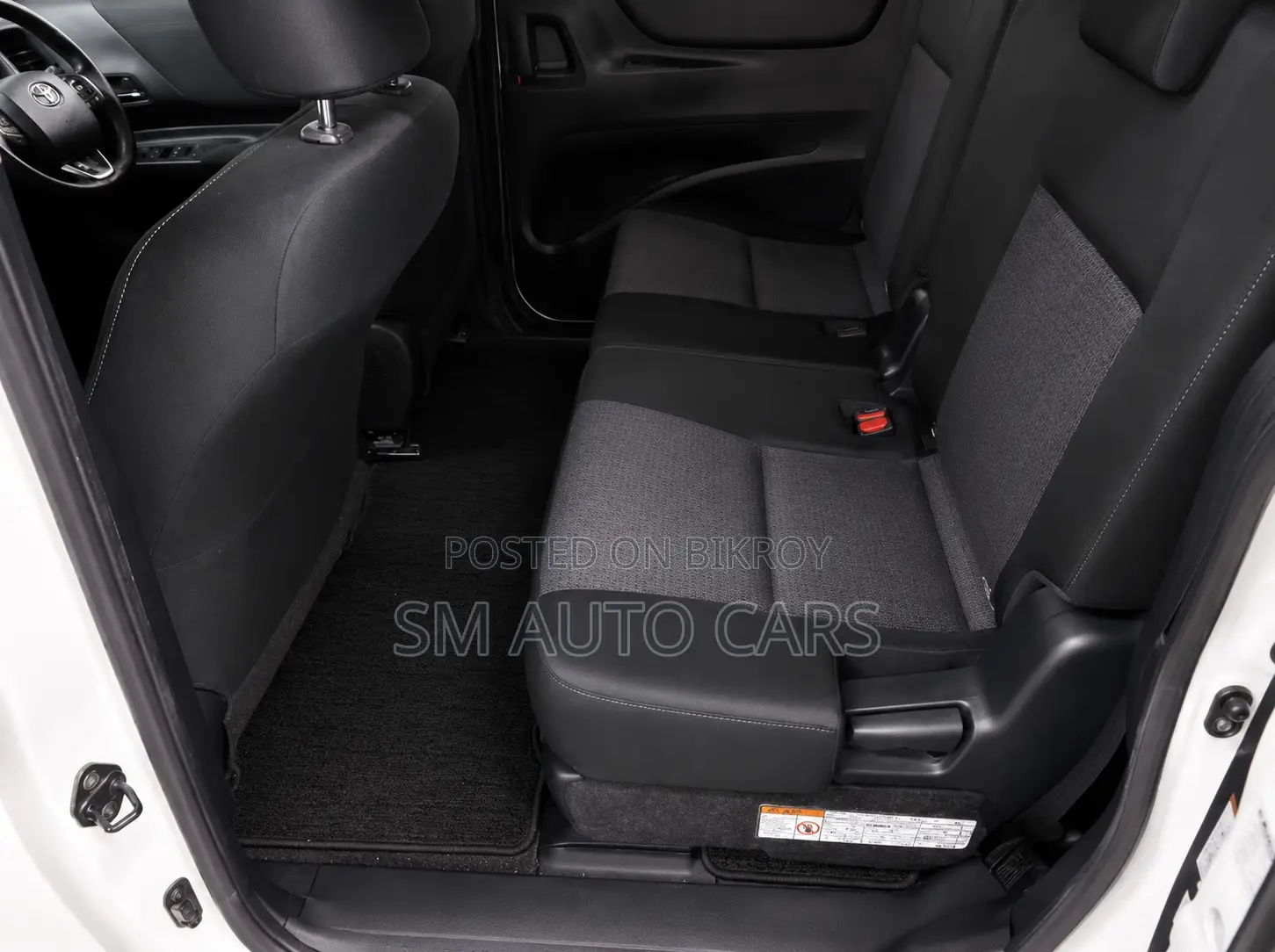 Toyota Sienta 1.5 Hybrid FWD 2021 Pearl