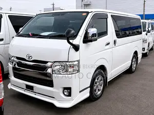 Toyota HiAce 2021 Pearl