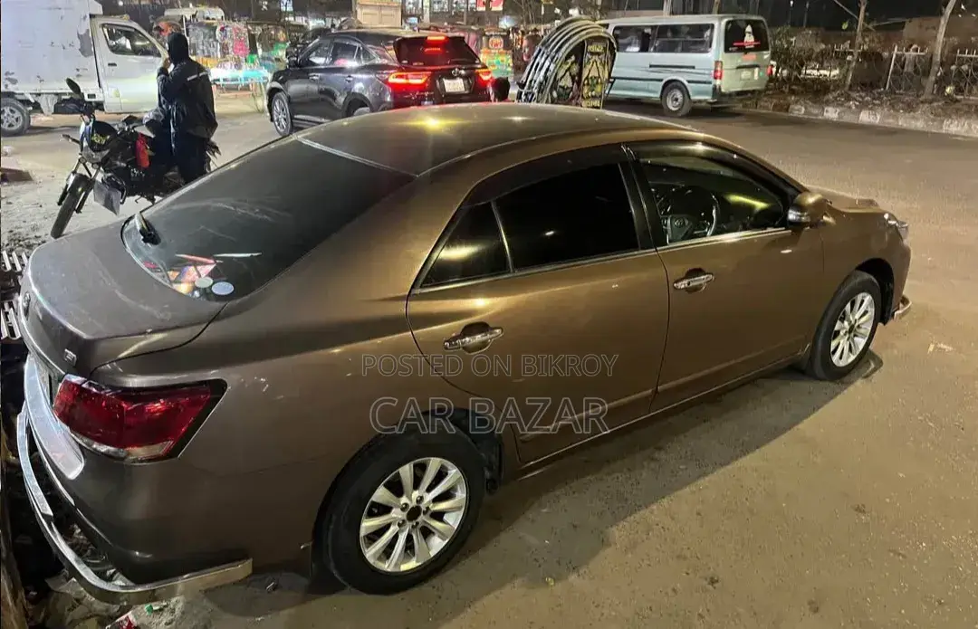 Toyota Premio 1.5 Front-Wheel Drive 2017 Brown