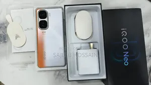 আইকিউওও ২৫৬ জিবি সিলভার