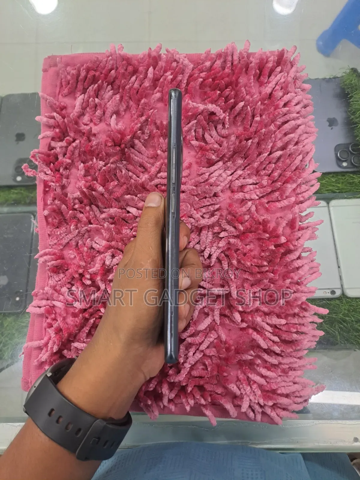 রিয়েলমি ১২৮ জিবি নীল