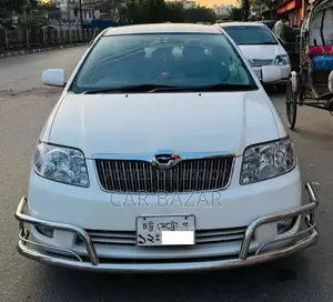 টয়োটা করোলা ২০০৬ হোয়াইট