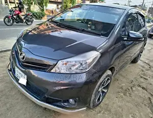 Toyota Vitz 1.3 Front-Wheel Drive 3-Door 2011 Gray
