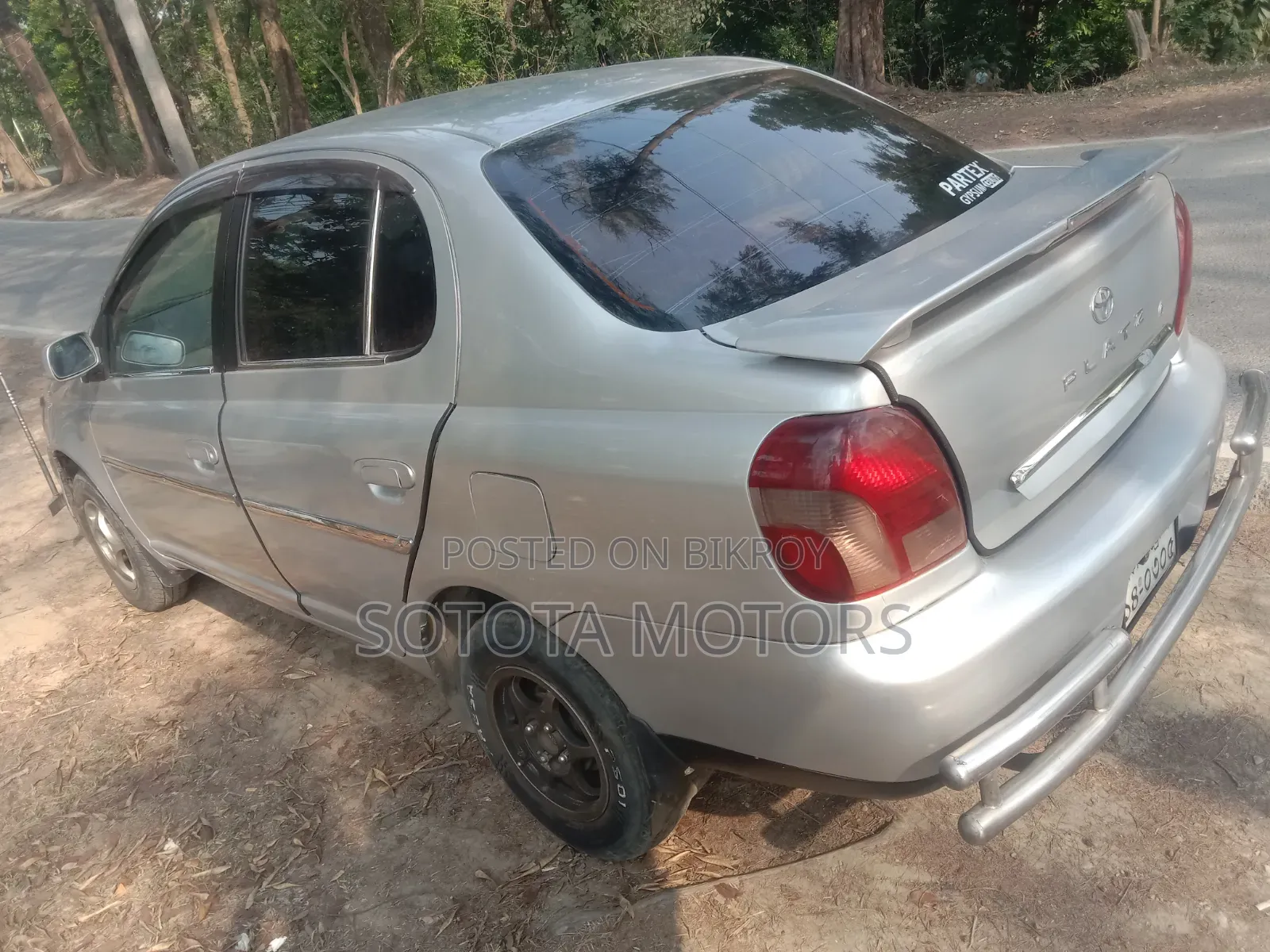 Toyota Platz 2000 Silver