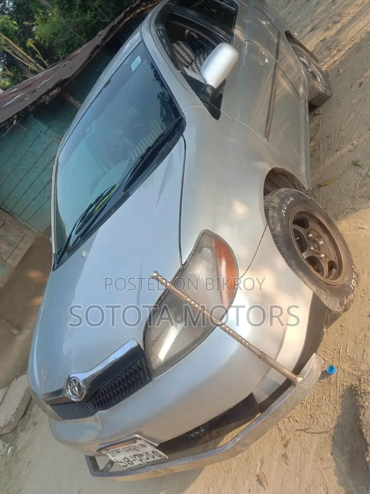 Toyota Platz 2000 Silver