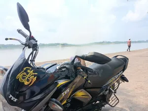 TVS Stryker 125 2022 Yellow