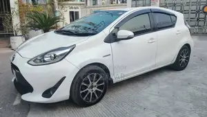Toyota Aqua 2017 White