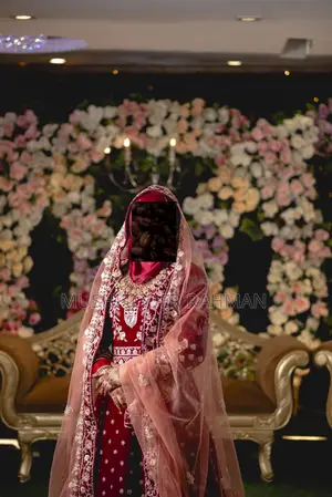 নিবিড় ফ্যাশন লাক্সারি ব্রাইডাল ওয়েডিং ডে লেহেঙ্গা কনের জন্য গর্জিয়াস