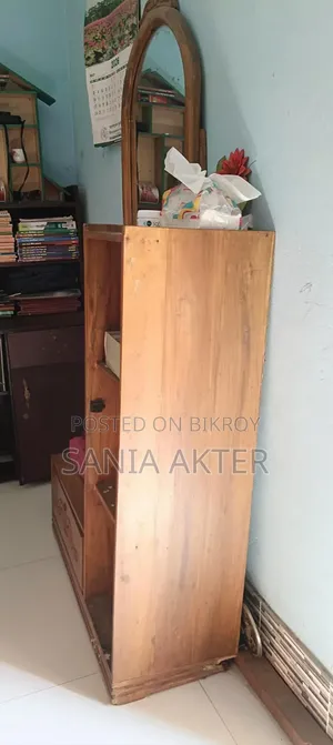 ড্রেসিং টেবিল