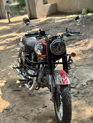 Royal Enfield Classic 350 2025 Red
