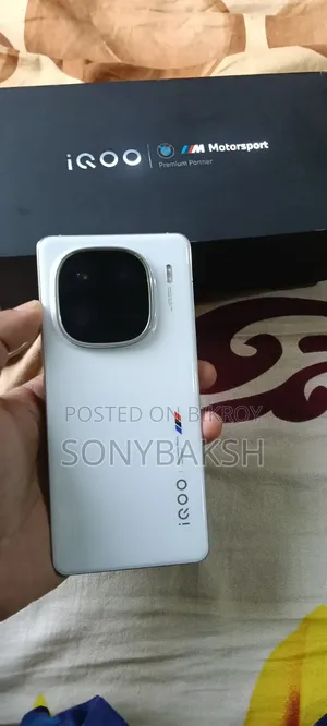 iQOO 12 512 GB White