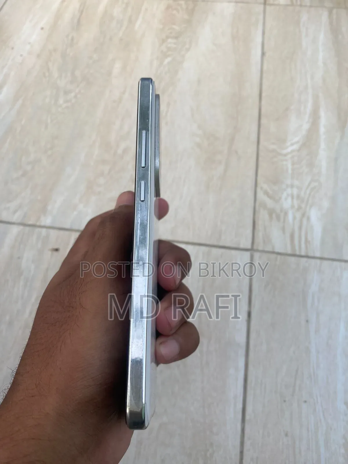 iQOO 256 GB White