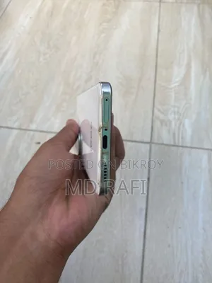 iQOO 256 GB White
