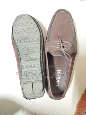 ক্যাজুয়াল লোফার