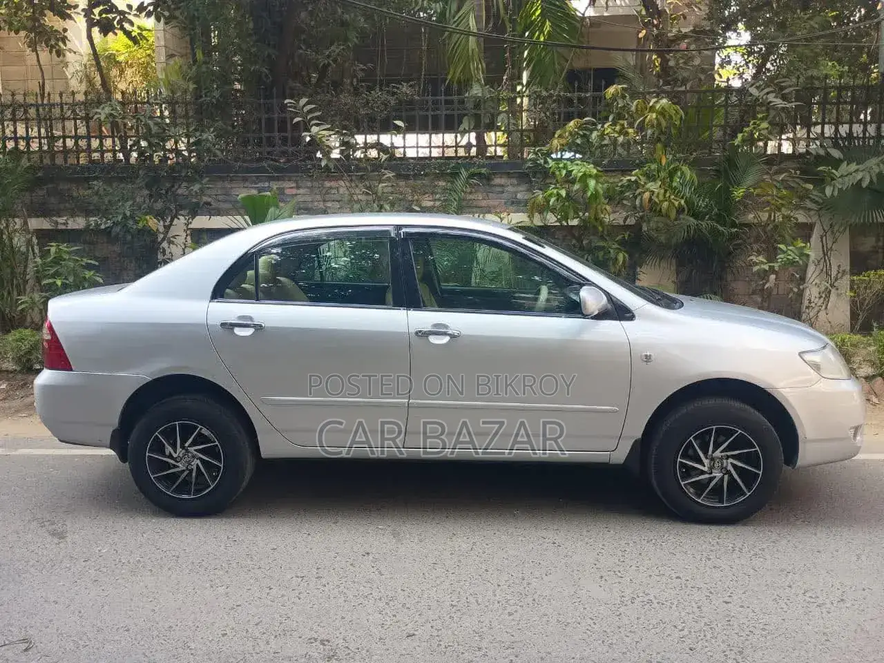 Toyota Corolla Sedan Automatic 2005 Silver