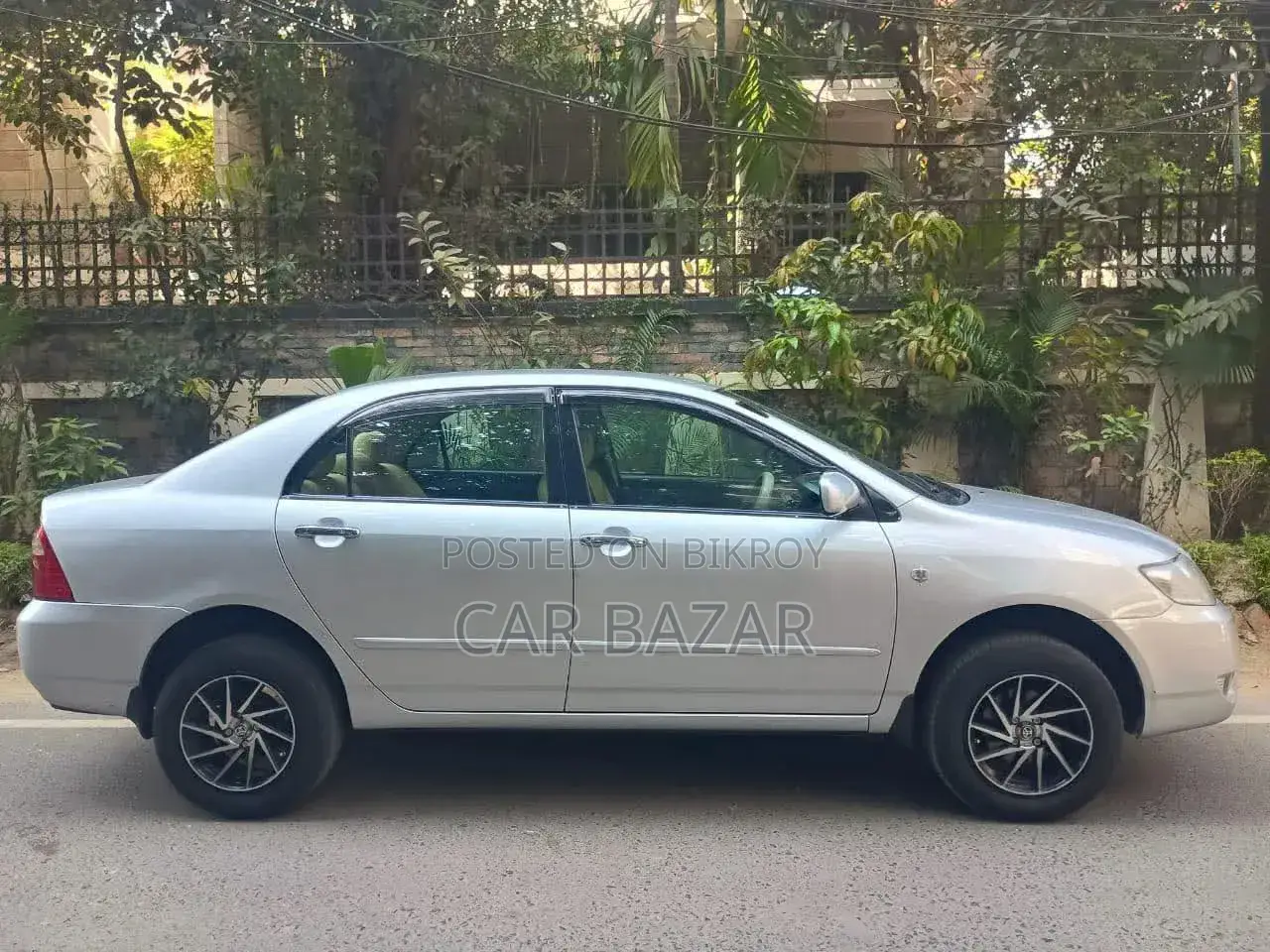 Toyota Corolla Sedan Automatic 2005 Silver