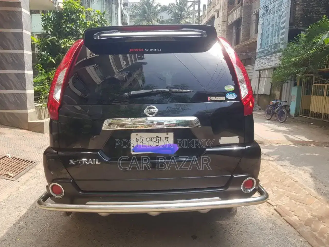 নিসান এক্স-ট্রেইল ২.০ পেট্রোল এক্সই ২০১১ কালো