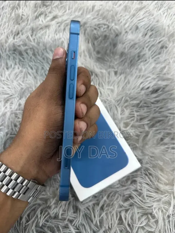 New Apple iPhone 13 128 GB Blue