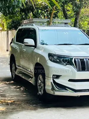 ভাড়ার জন্য প্রাডো