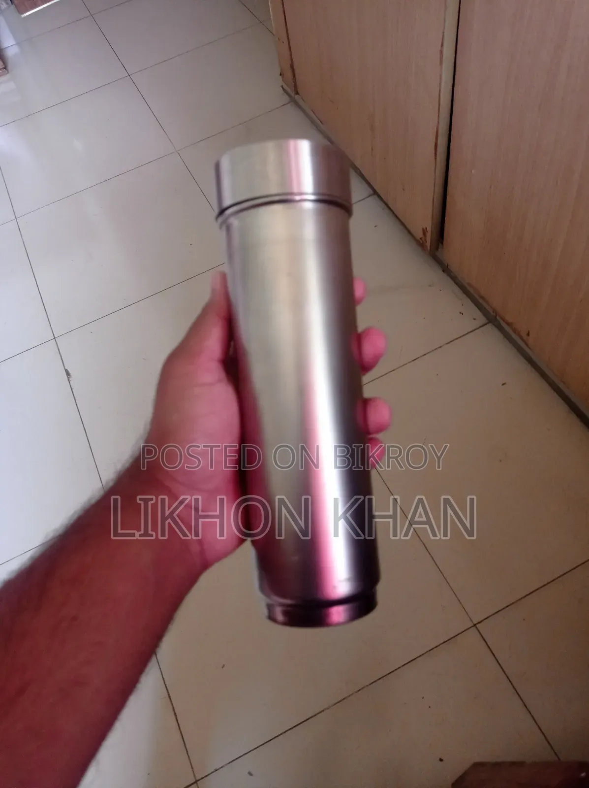 Flask. Keeps water cold and hot