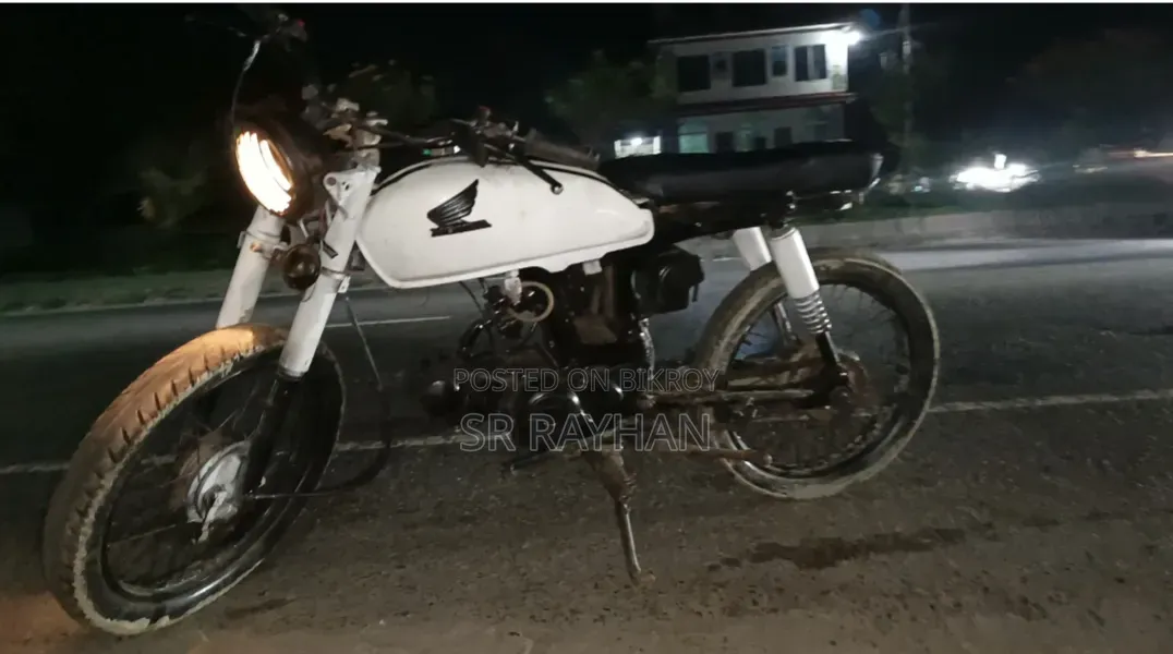 Hero Hunk 2021 White