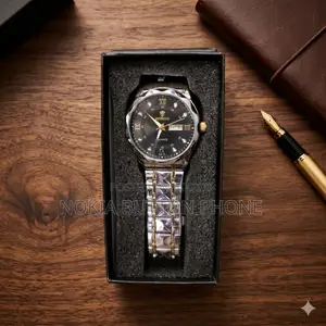 Binbond 2521 Luxury Brand Luminous Quartz Watch for Men (Black Dial)