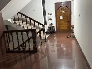 গুলশানের আবাসিক এলাকায় ৩ বেডরুমের অ্যাপার্টমেন্ট বিক্রির জন্য