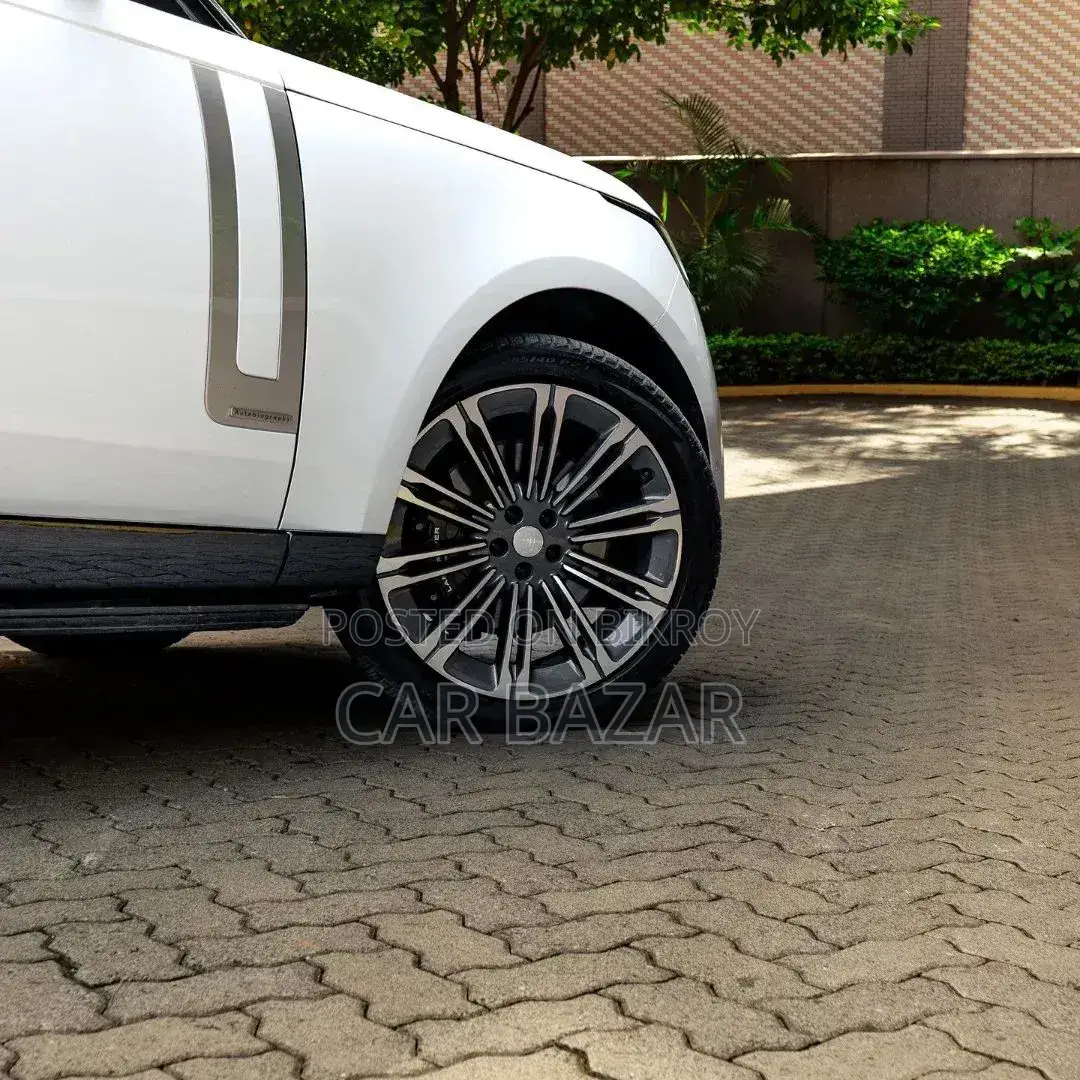 New Land Rover Range Rover Vogue 2024 White